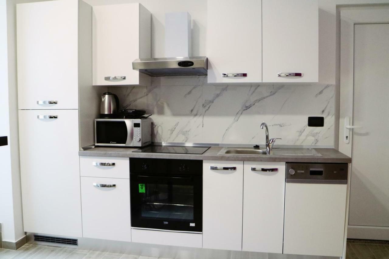 Apartment Toni Pula Bagian luar foto